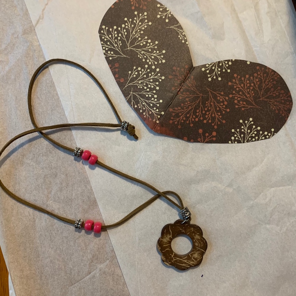 Pretty flower suede necklace pink coral